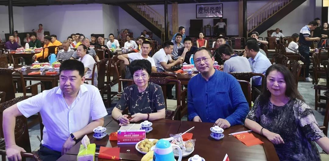 盛世中秋、浓情梓苑——我会“古城镇梓苑文创基地”落地郫都(图3) 盛世中秋、浓情梓苑——我会“古城镇梓苑文创基地”落地郫都(图3)